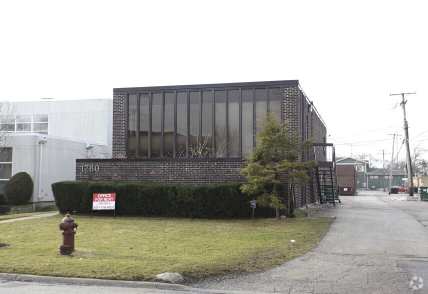 More Photos Of 1780 Ash St, Northfield Office For Lease
