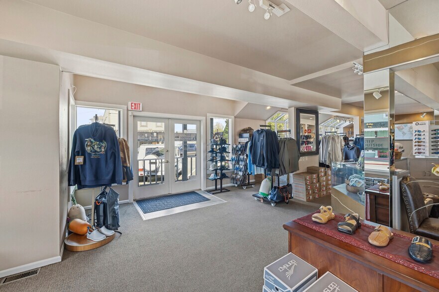 More Photos Of 101-107 S 1st St, La Conner Storefront For Sale