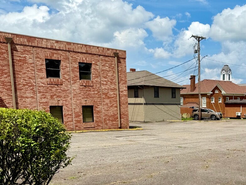 More Photos Of 108 S Main St, Madisonville Office Residential For Sale