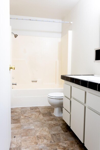 More Photos Of 8856 SE Jannsen Rd, Clackamas Apartments For Sale