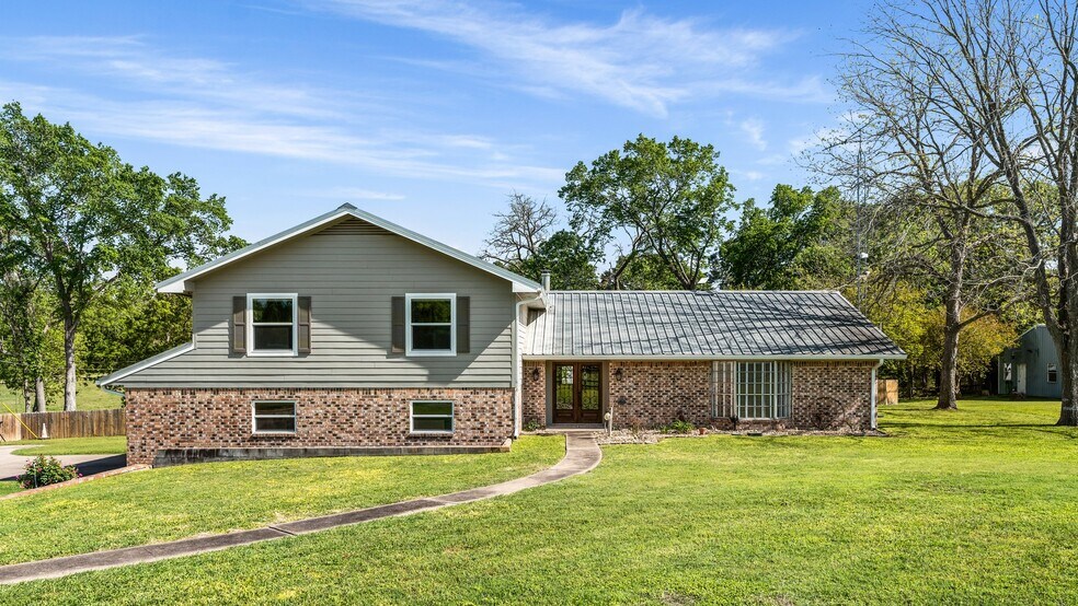 More Photos Of 2355 Jackson League Cir, Brenham Lodge Meeting Hall For Sale