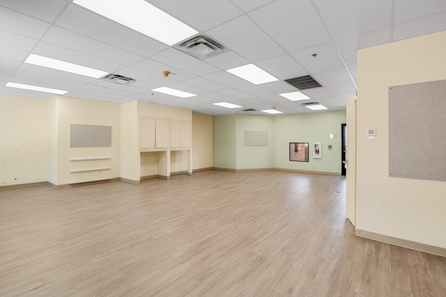 More Photos Of 1151 W Ray Rd, Chandler Daycare Center For Sale