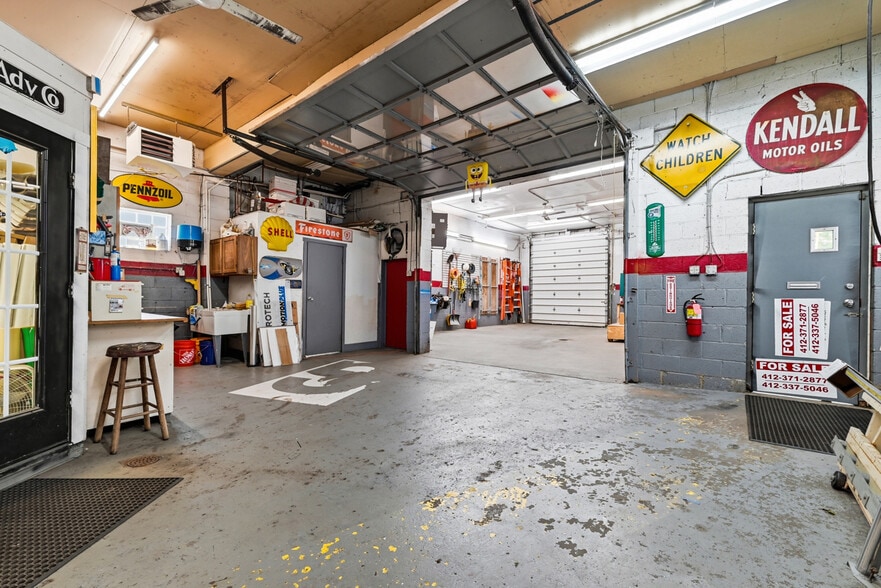 More Photos Of 508 Rodi Rd, Pittsburgh Flex For Sale