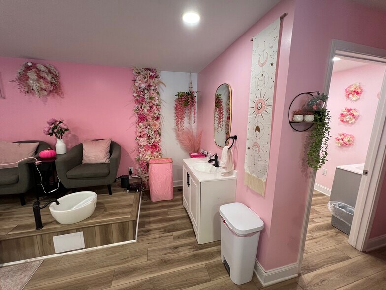 More Photos Of 1522 Oakhurst Dr, Charleston Office For Sale