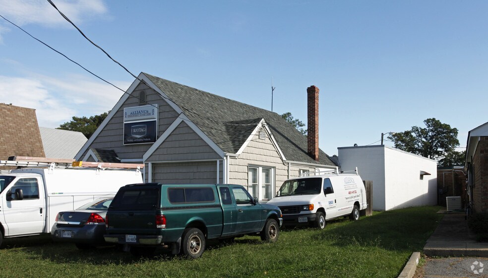 More Photos Of 1108 Pickett Rd, Norfolk Flex For Sale