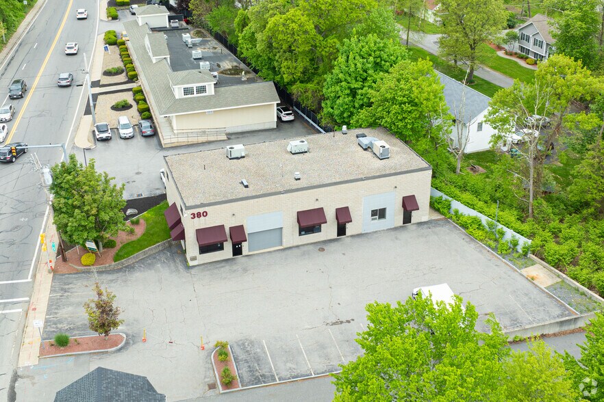 More Photos Of 380 Cambridge St, Burlington Light Distribution For Lease