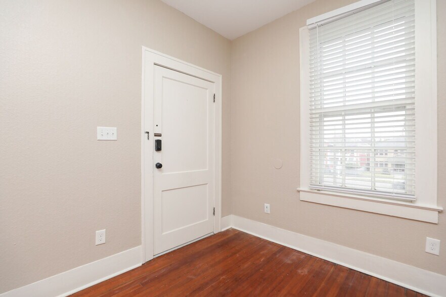More Photos Of 717 Broadway St, Galveston Apartments For Sale