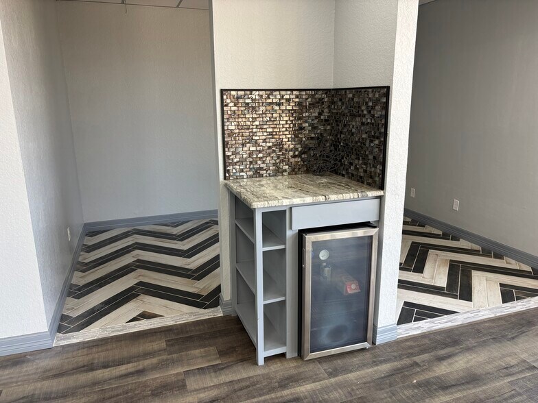 More Photos Of 5203-5205 Broadway St, Pearland Storefront Retail Office For Sale