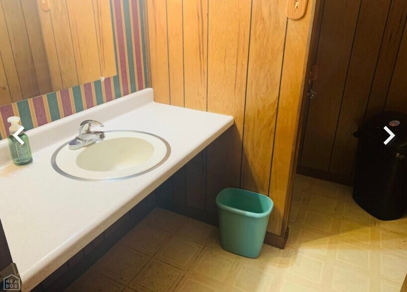 More Photos Of 407 Walnut St, Newport Medical For Sale