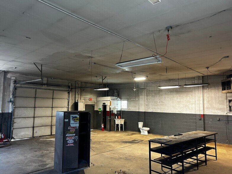More Photos Of 2705 Old Rodgers Rd, Bristol Land For Lease