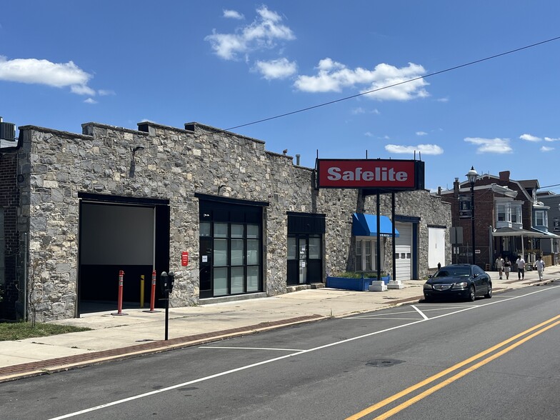 Primary Photo Of 25 W 4th St, Bridgeport Service For Lease