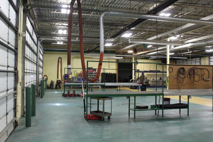 More Photos Of 3100 Delta Marine Dr, Reynoldsburg Showroom For Lease