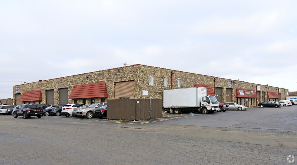 Primary Photo Of 15624-15658 S 70th Ct, Orland Park Distribution For Lease
