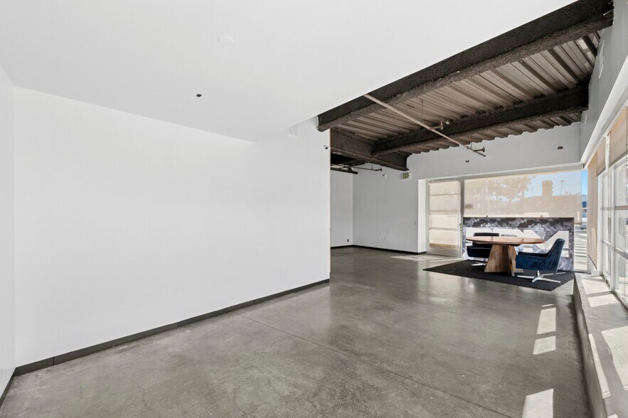 More Photos Of 3000-3002 Newport Blvd, Newport Beach General Retail For Sale