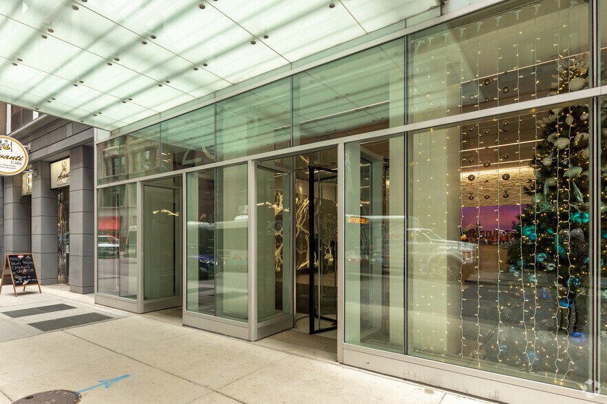 More Photos Of 200 W Jackson Blvd, Chicago Office For Lease