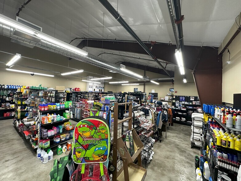 More Photos Of 7797 Silver Lake Rd, Maple Falls Service Station For Sale