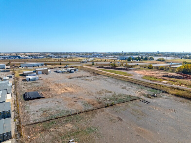 More Photos Of 4901 S Rockwell St, Oklahoma City Service For Sale