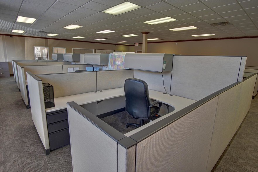 More Photos Of 5105 Old Ellis Pt, Roswell Office For Lease