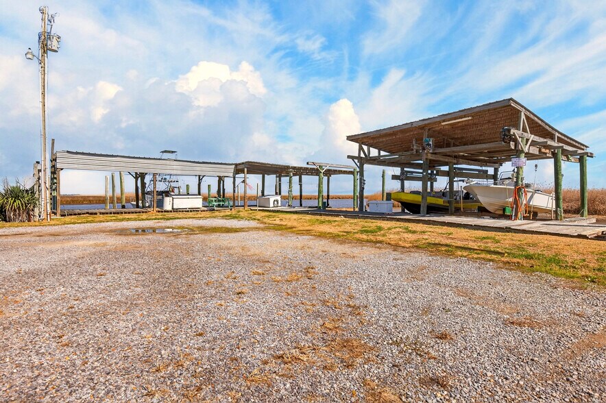 More Photos Of 3308 Mary Walker Dr, Gautier Marina For Sale