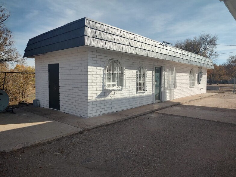 More Photos Of 1224 S Main St, Belen Freestanding For Lease