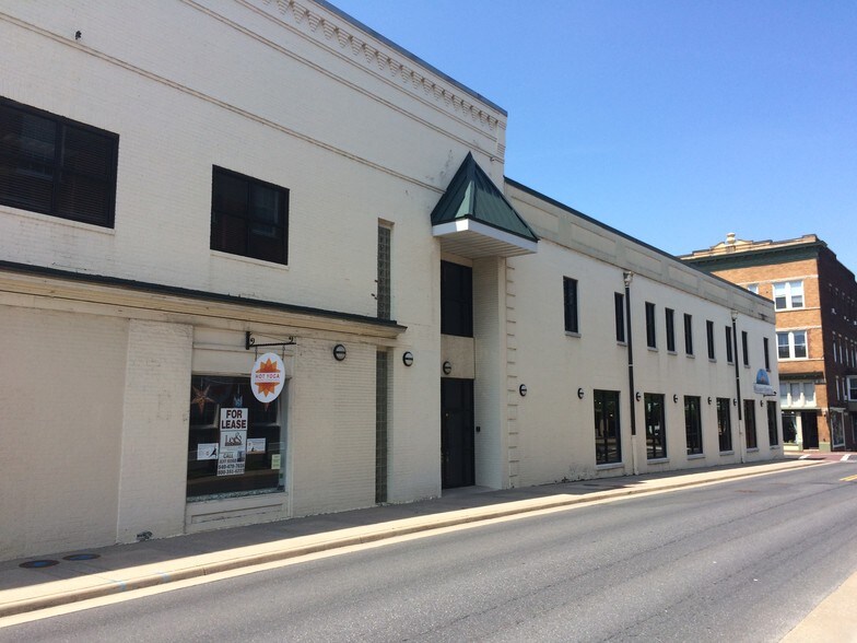More Photos Of 90 N Main St, Harrisonburg Office For Sale