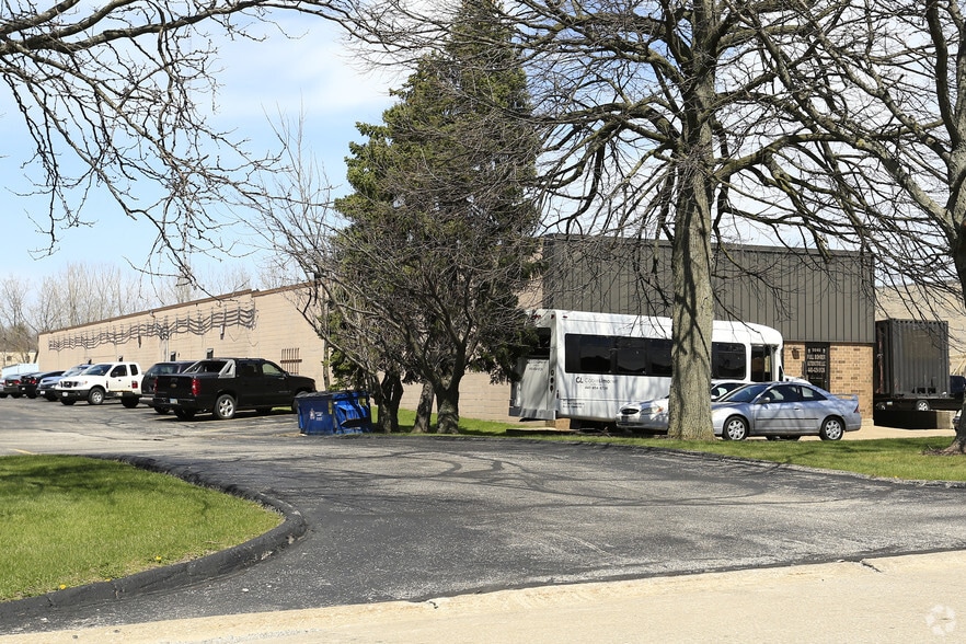More Photos Of 9840 York Alpha Dr, North Royalton Warehouse For Lease