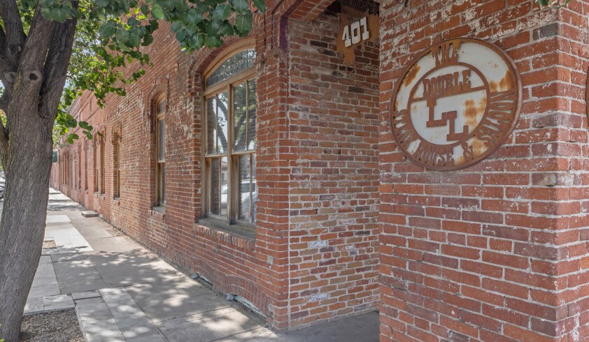 More Photos Of 401 E Center Ave, Visalia Restaurant For Sale