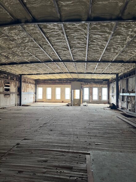 More Photos Of 221 S Main St, Mcgregor Storefront Retail Office For Sale