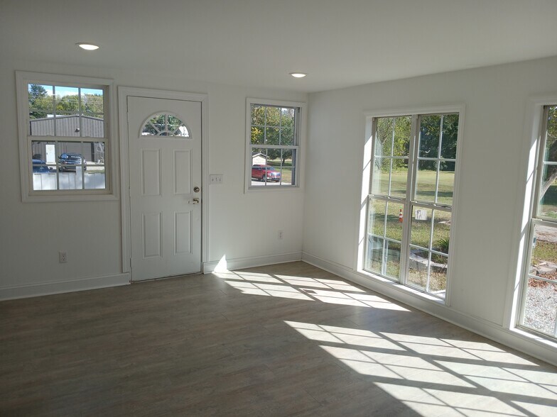 More Photos Of 119 W Main St, Youngsville Freestanding For Lease
