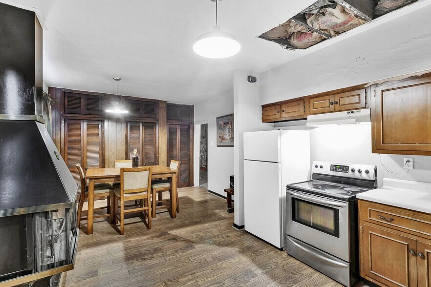 More Photos Of 1421 5th Ave, New Kensington Apartments For Sale