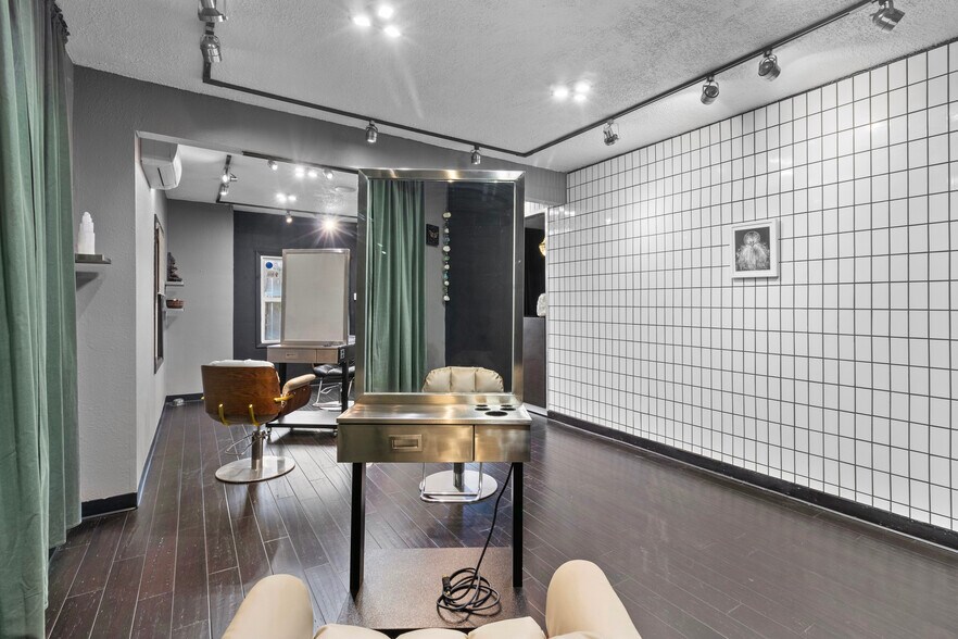 More Photos Of 5130 N Lombard St, Portland Freestanding For Sale