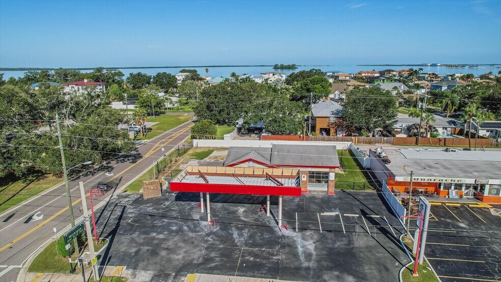 More Photos Of 2000 Bayshore Blvd, Dunedin Bar For Sale