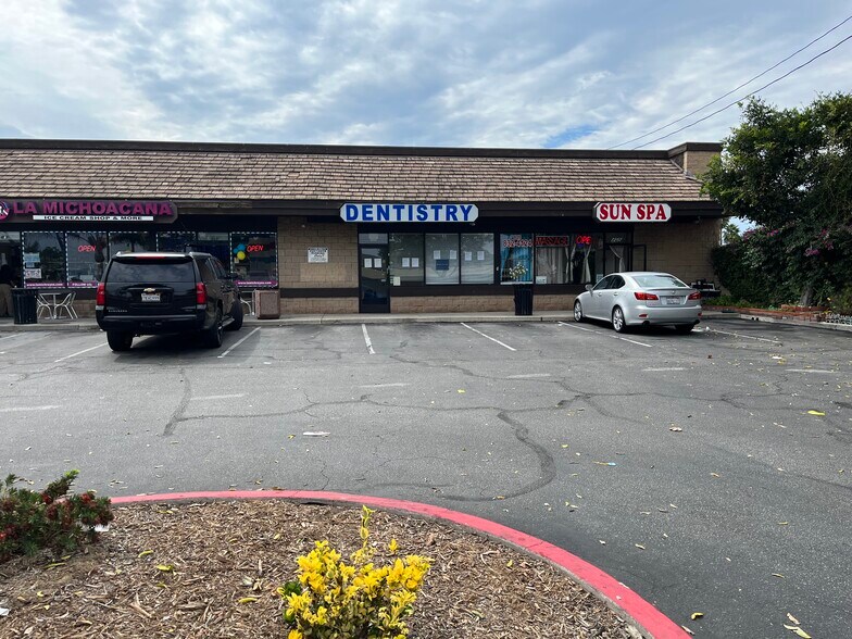 More Photos Of 1251-1271 Saviers Rd, Oxnard General Retail For Lease