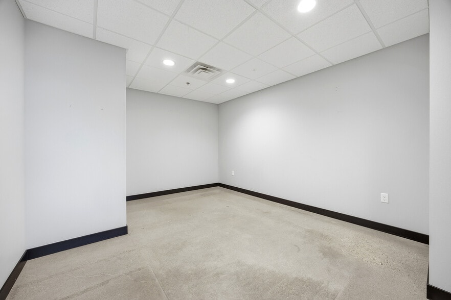 More Photos Of 3220 4th St E, West Fargo Office For Lease