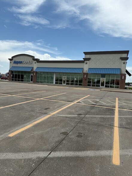 More Photos Of 8465 Memorial Blvd, Port Arthur General Retail For Lease