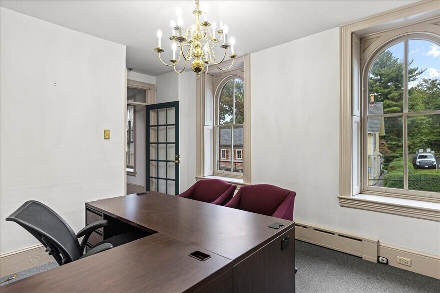 More Photos Of 152 N Main St, Doylestown Medical For Lease