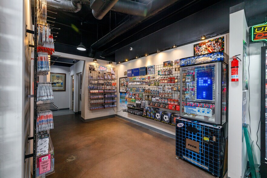 More Photos Of 1402 Pacific Coast Hwy, Hermosa Beach Freestanding For Lease
