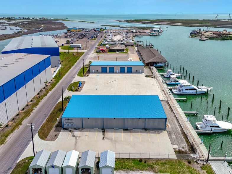 More Photos Of 121 Cove Hbr N, Rockport Restaurant For Sale