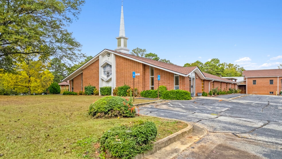 More Photos Of 4528 Rockbridge Rd, Stone Mountain Religious Facility For Sale