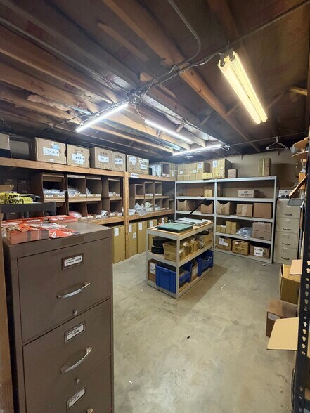 More Photos Of 9650 Dixie Hwy, Clarkston Specialty For Lease