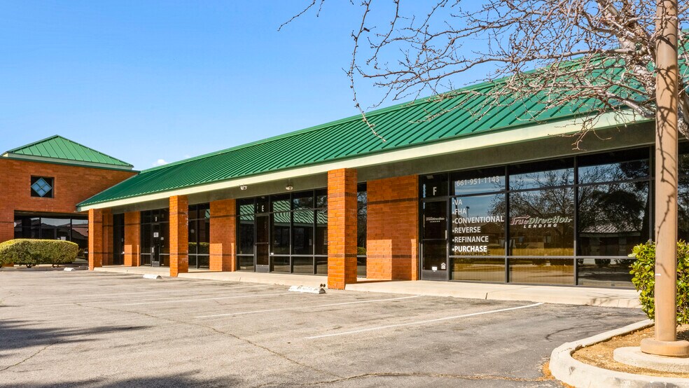 More Photos Of 1113 W Avenue M4, Palmdale Office For Lease