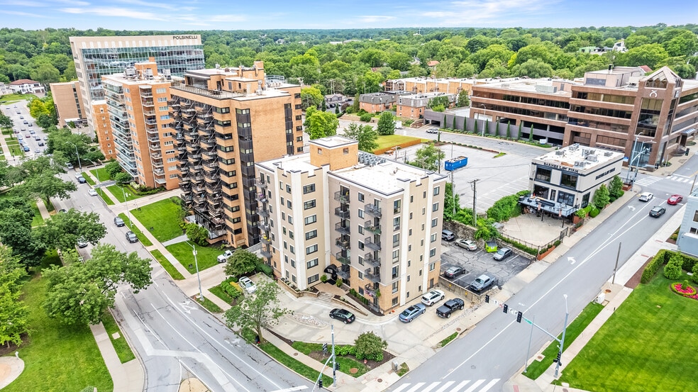 More Photos Of 4700 Roanoke Pky, Kansas City Apartments For Sale