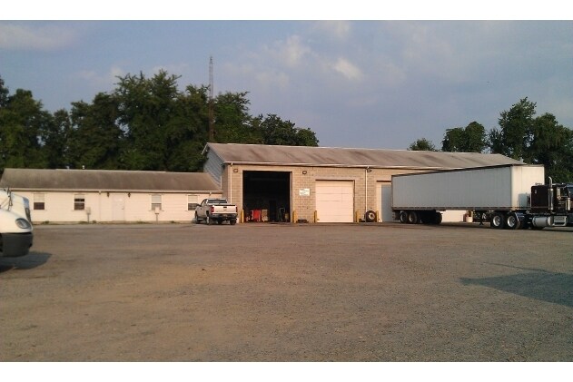 Primary Photo Of 900 Julian Ln, Bear Truck Terminal For Sale