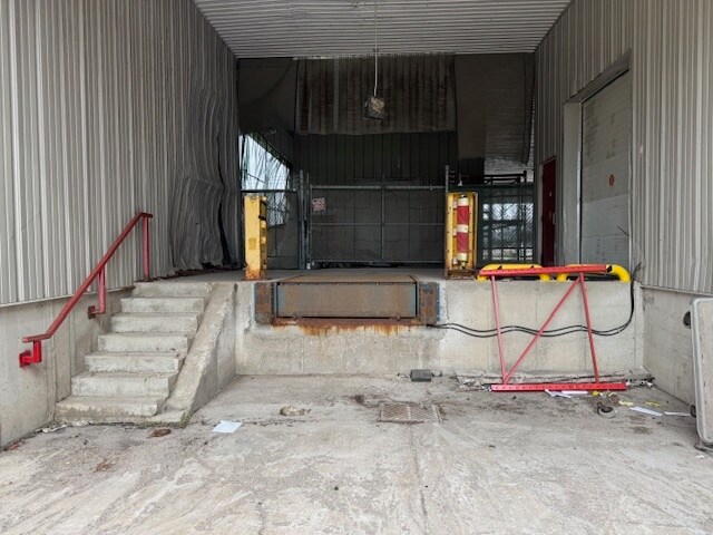 More Photos Of 2954 Ontario St, Perth East Freestanding For Lease