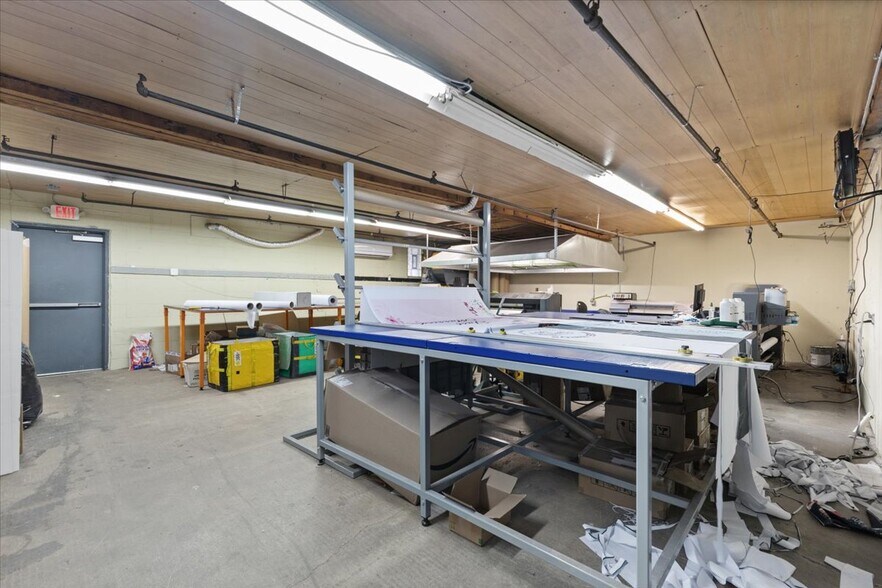 More Photos Of 181 S Whitfield St, Nazareth Office Residential For Sale