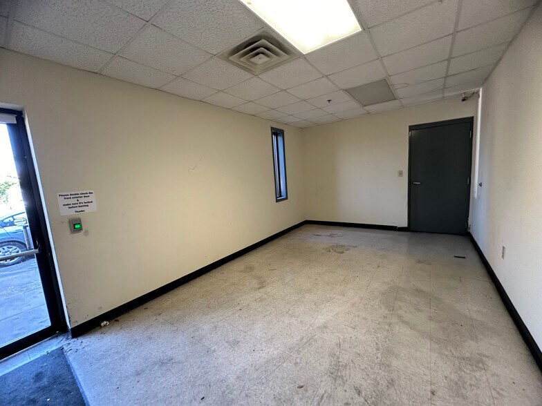 More Photos Of 311 W Central, Valdosta Manufacturing For Sale