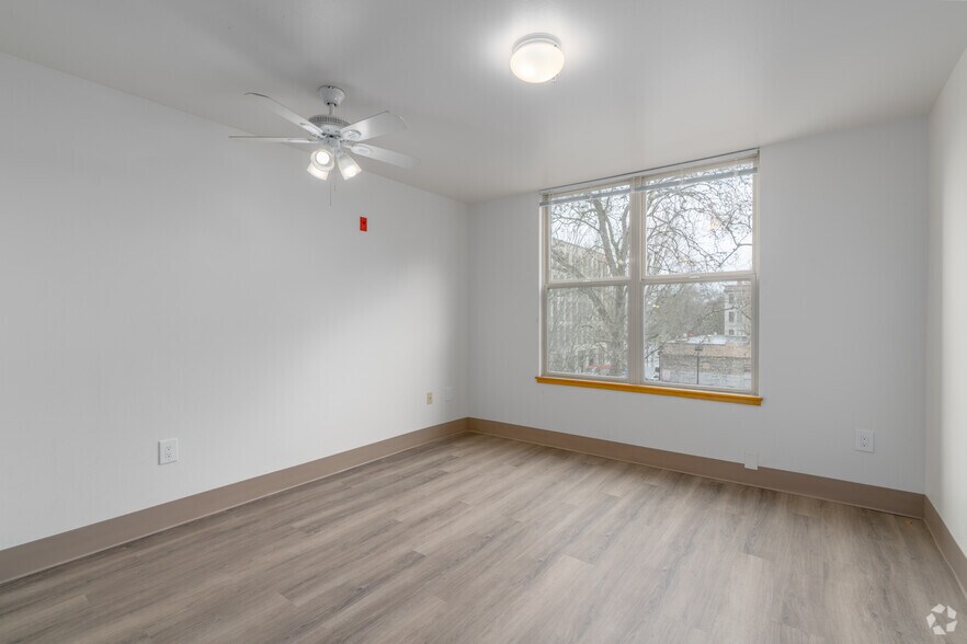 More Photos Of 222 SW Pine St, Portland Apartments For Sale