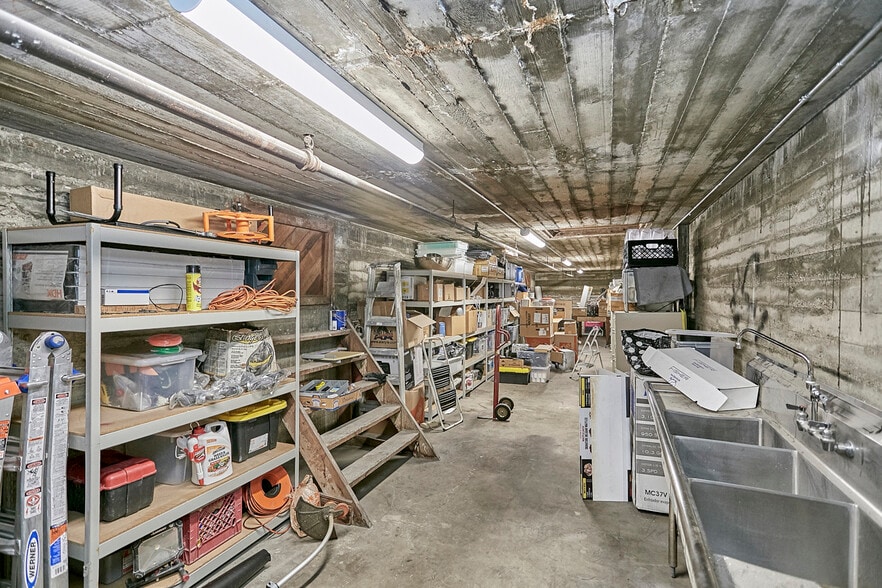 More Photos Of 101 N Virgil Ave, Los Angeles Warehouse For Sale