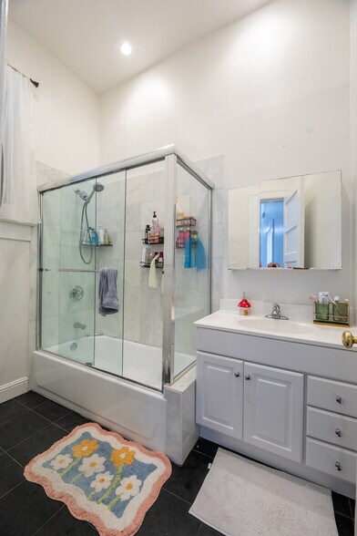 More Photos Of 190-198 Hermann St, San Francisco Apartments For Sale