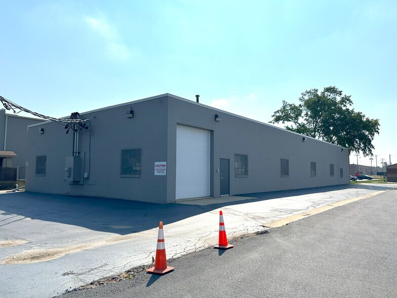 More Photos Of 2202 Harlem Rd, Loves Park Office For Sale